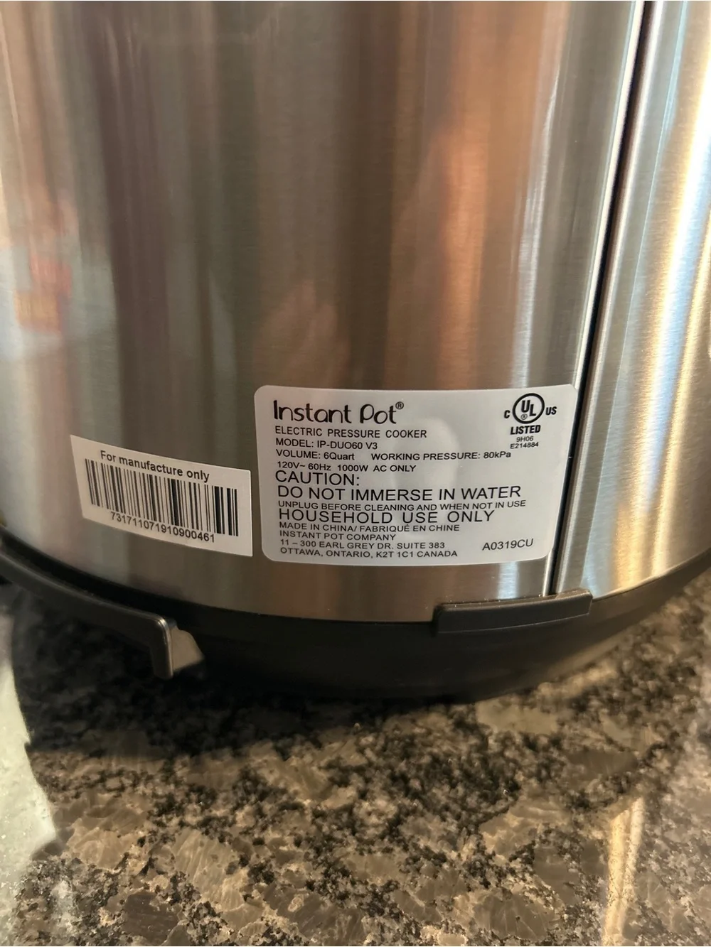 Instant Pot IP-DUO60 V3 6 Qt 1000W Stainless Multi-Cooker 14 Programs w/ Lid